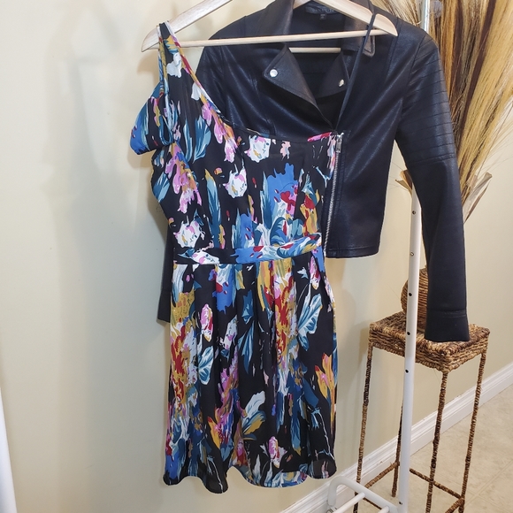 One Shoulder Floral Light Party Dress Sz. 4 - Picture 2 of 3